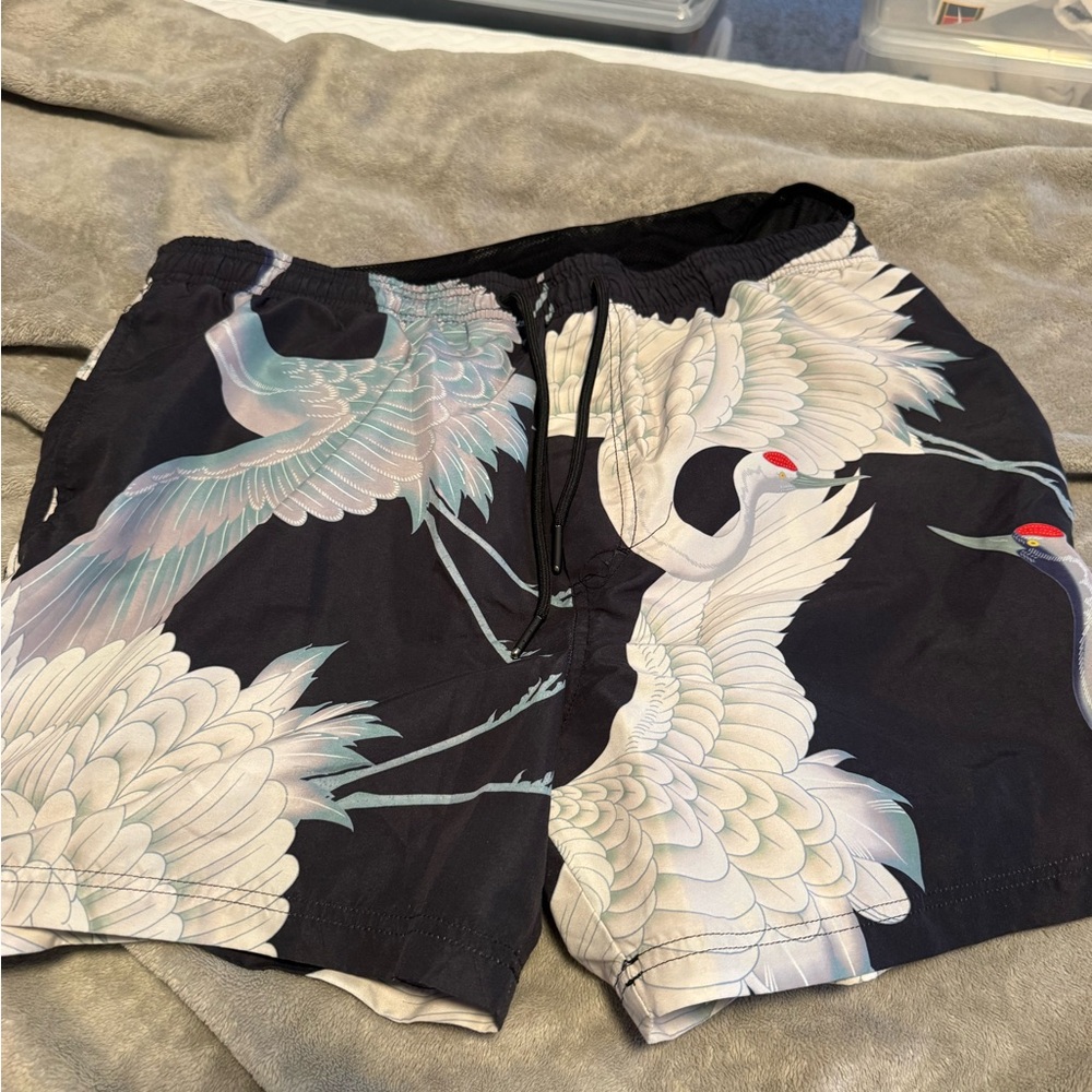 Stylish Black Crane Print Men's Shorts